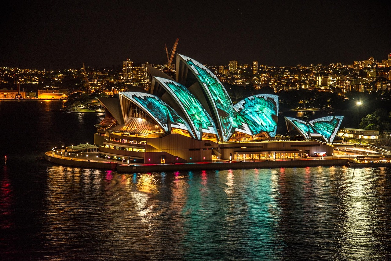 sydney opera house- australia-great-place-to-visit.jpg